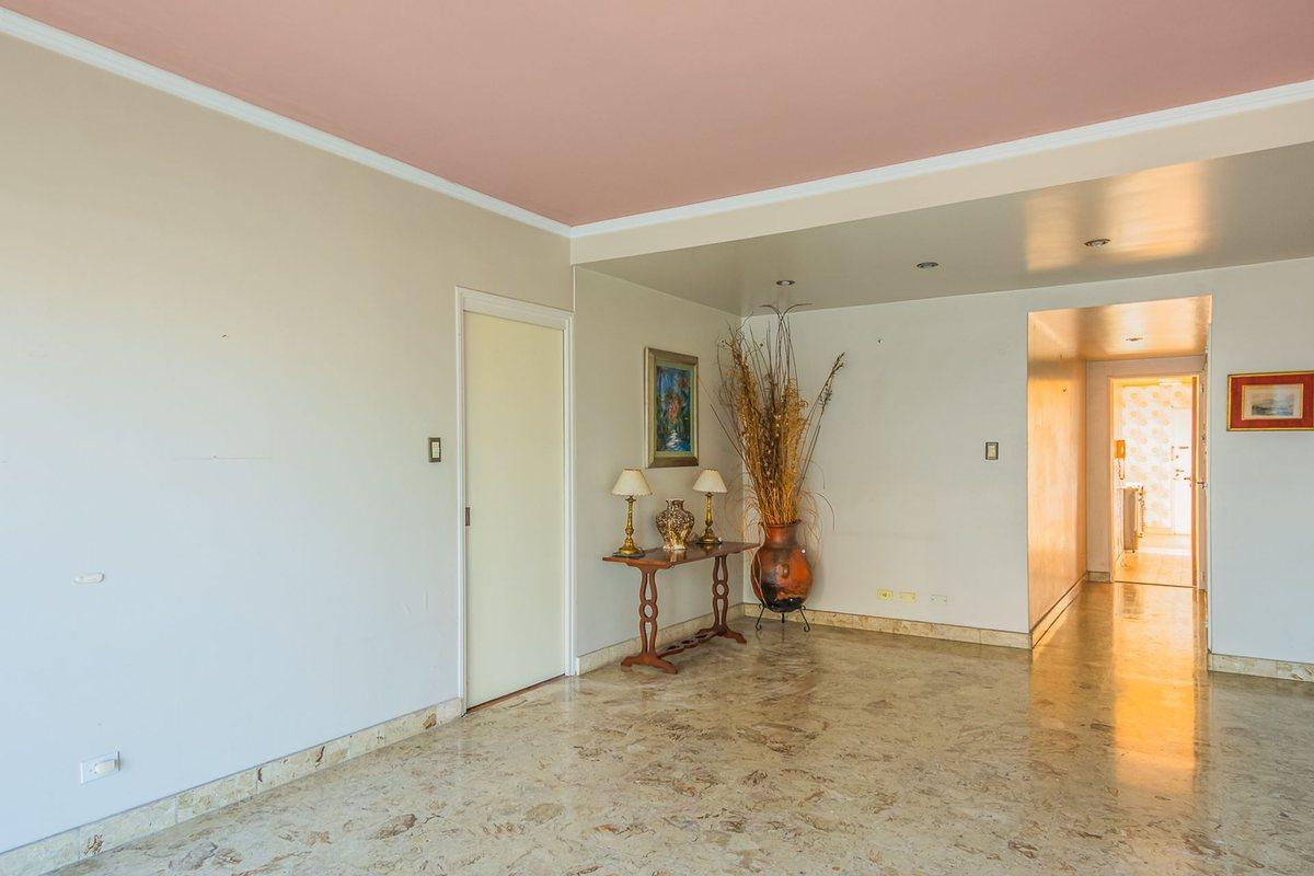 Foto de VENTA DEPTO 3 AMB RECOLETA COCHERA BALCON DEPEND, imagen 5