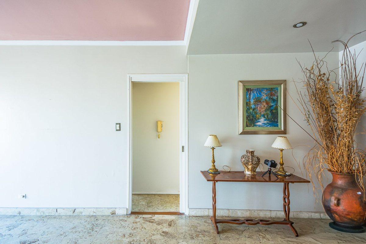 Foto de VENTA DEPTO 3 AMB RECOLETA COCHERA BALCON DEPEND, imagen 2