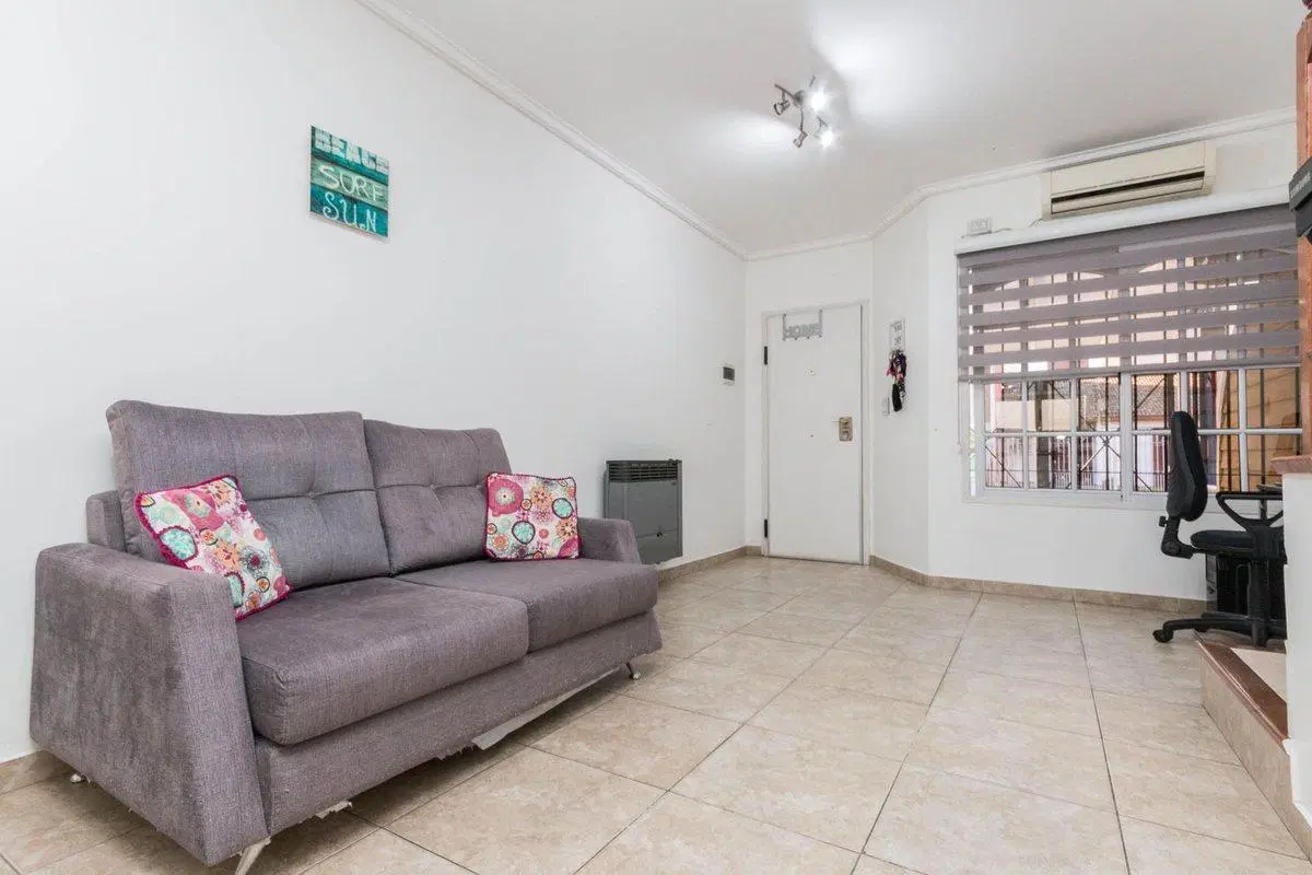 Triplex con Patio y cochera, lanus Este 5