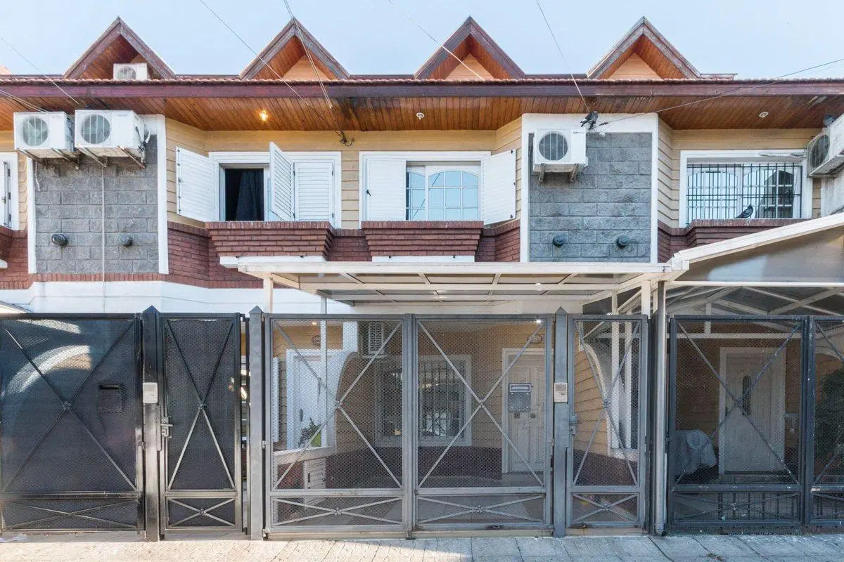 Triplex con Patio y cochera, lanus Este 2