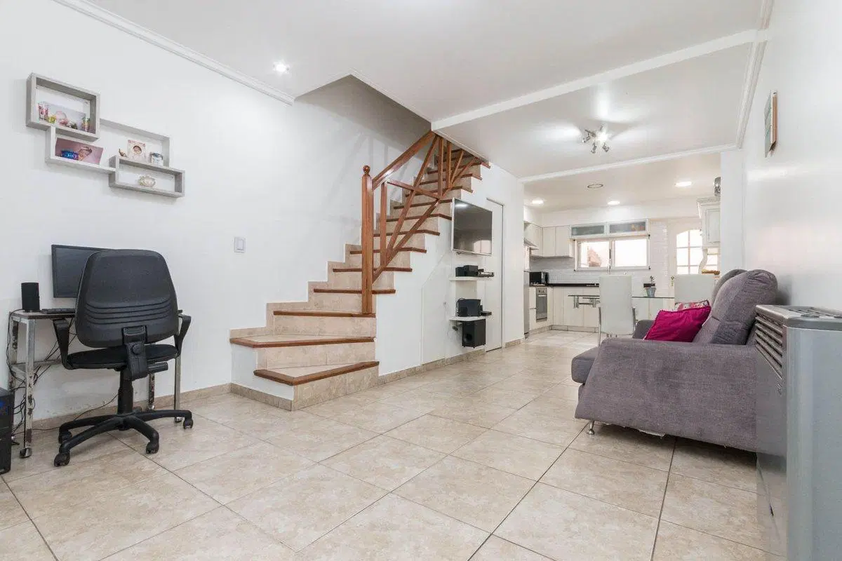 Triplex con Patio y cochera, lanus Este 3