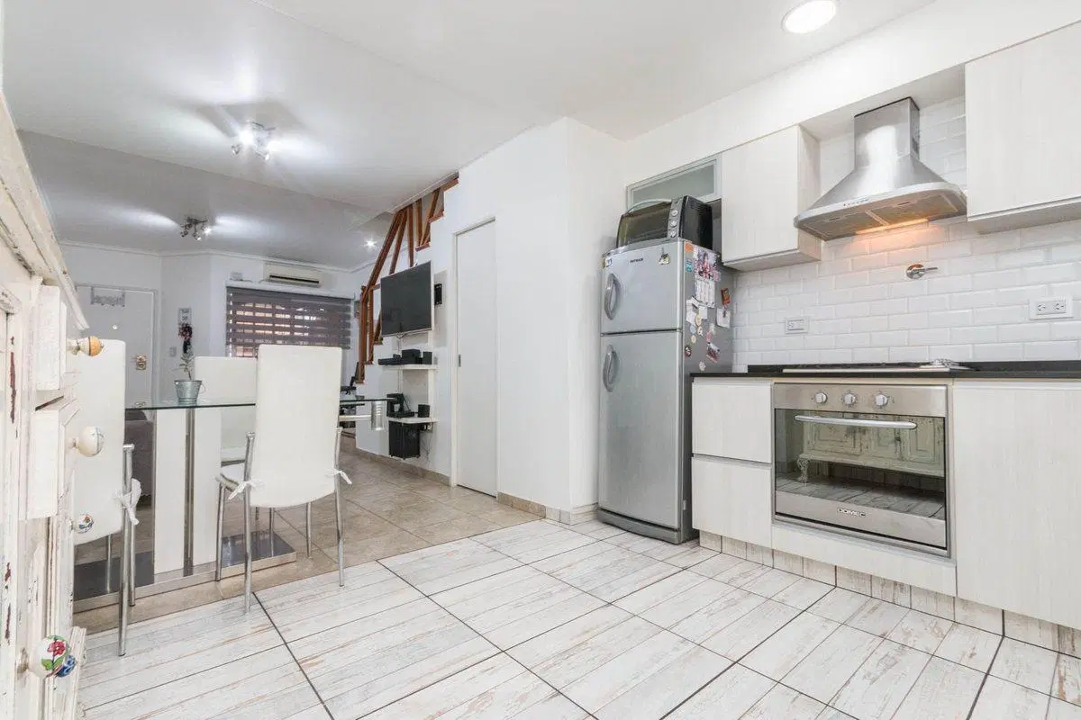 Triplex con Patio y cochera, lanus Este 4
