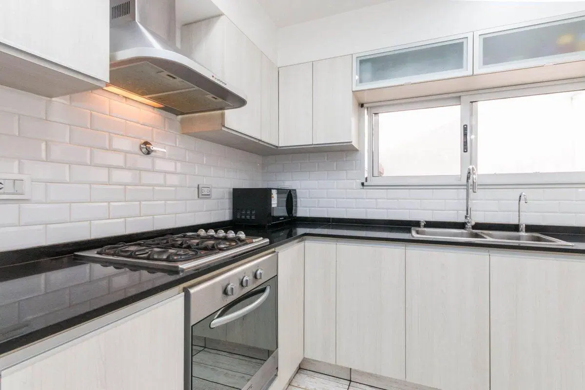 Triplex con Patio y cochera, lanus Este 8