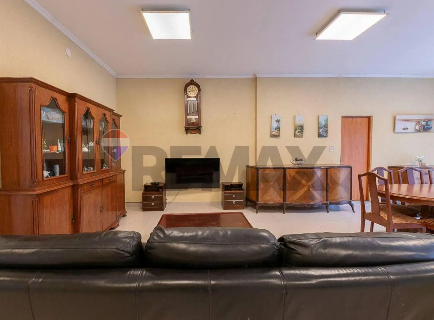 CASA EN VENTA 8 AMB CON JARDIN QUINCHO Y COCHERA 3