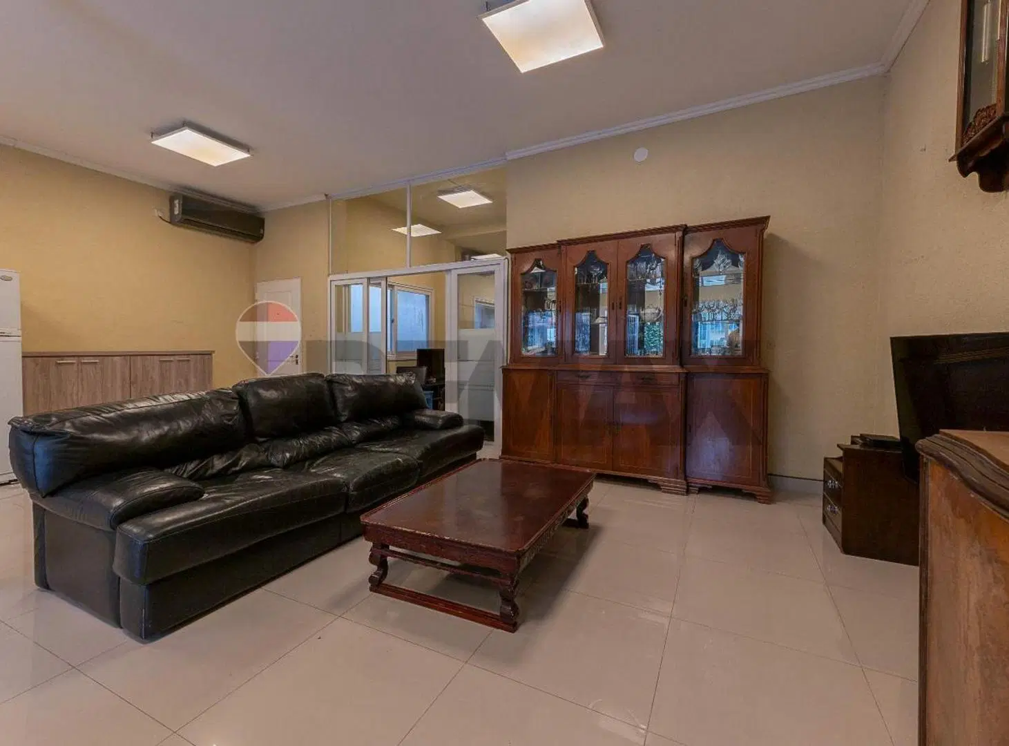 CASA EN VENTA 8 AMB CON JARDIN QUINCHO Y COCHERA 8