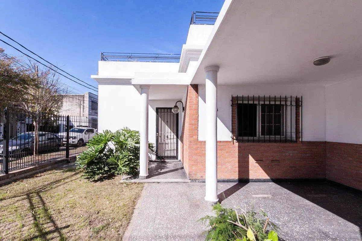 VENTA CASA 3 AMB PATIO COCHERA TERRAZA LANUS ESTE 4