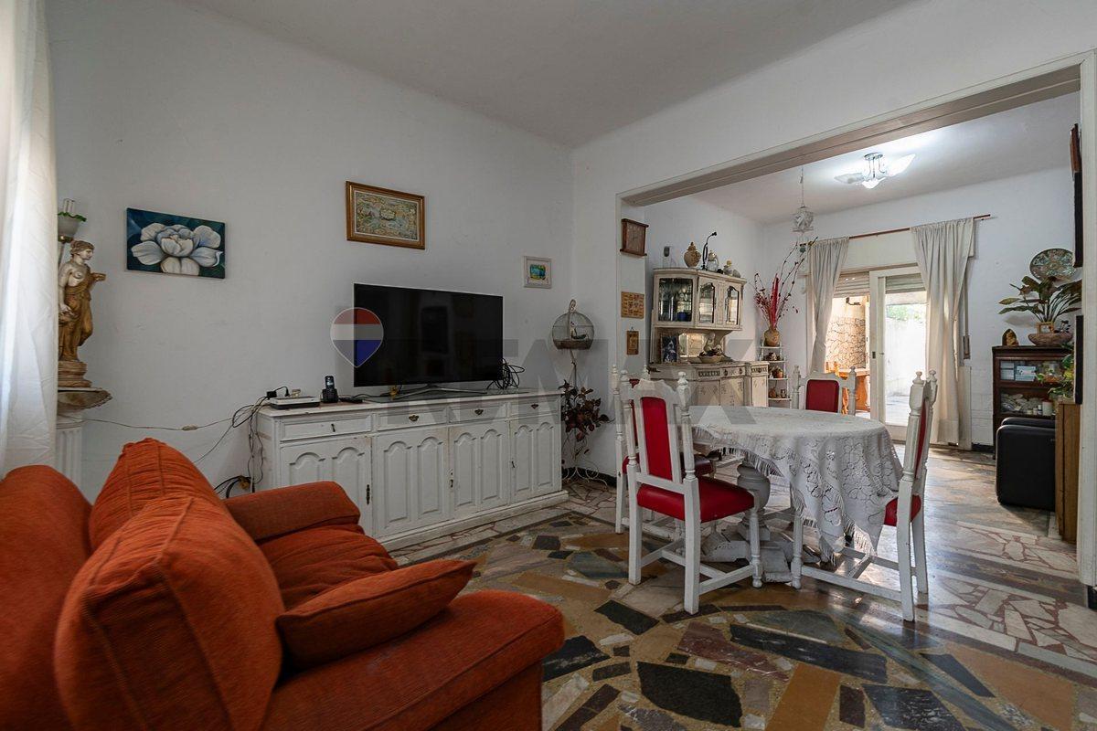 Foto de CASA VENTA P AVELLANEDA MULTIFAMILIAR QUINC.COCHER, imagen 2