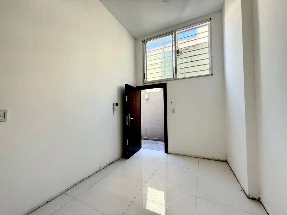 VENTA PH 3 AMB  REFACCIONADO EN LANUS OESTE 5