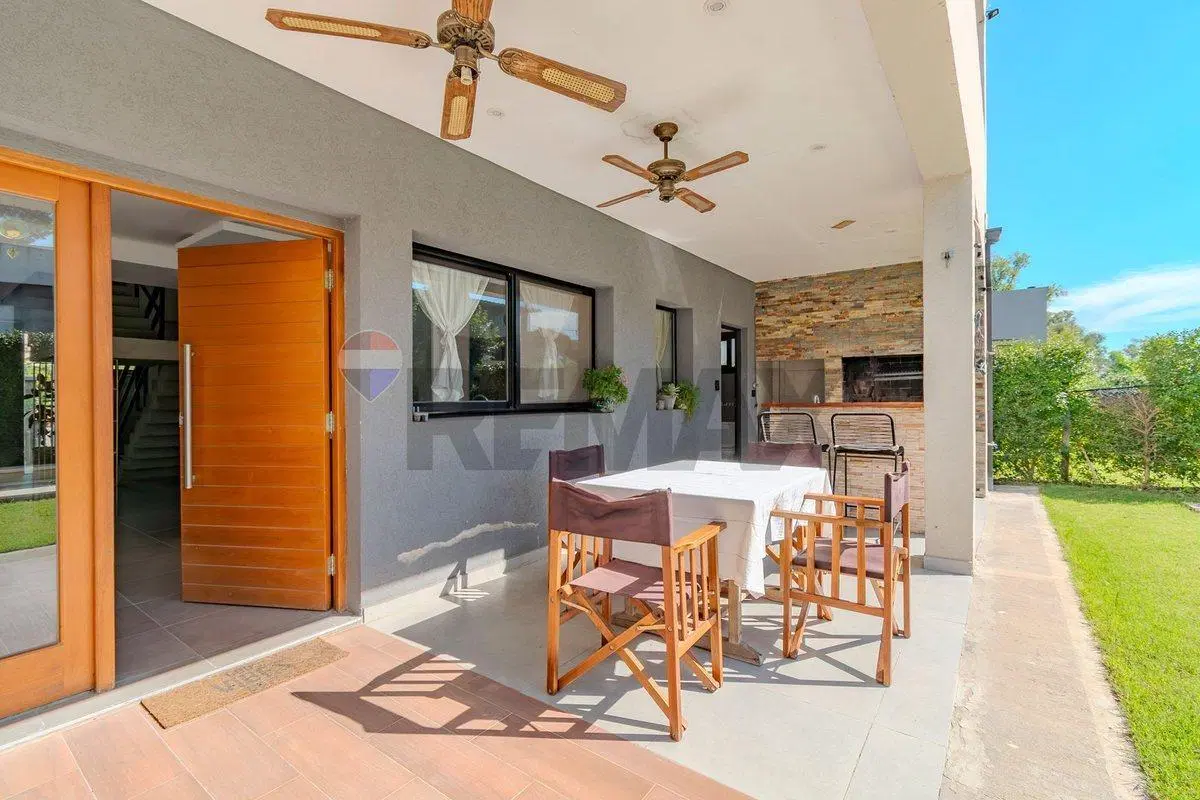 Venta casa con jardin y pileta en la Josefina 8