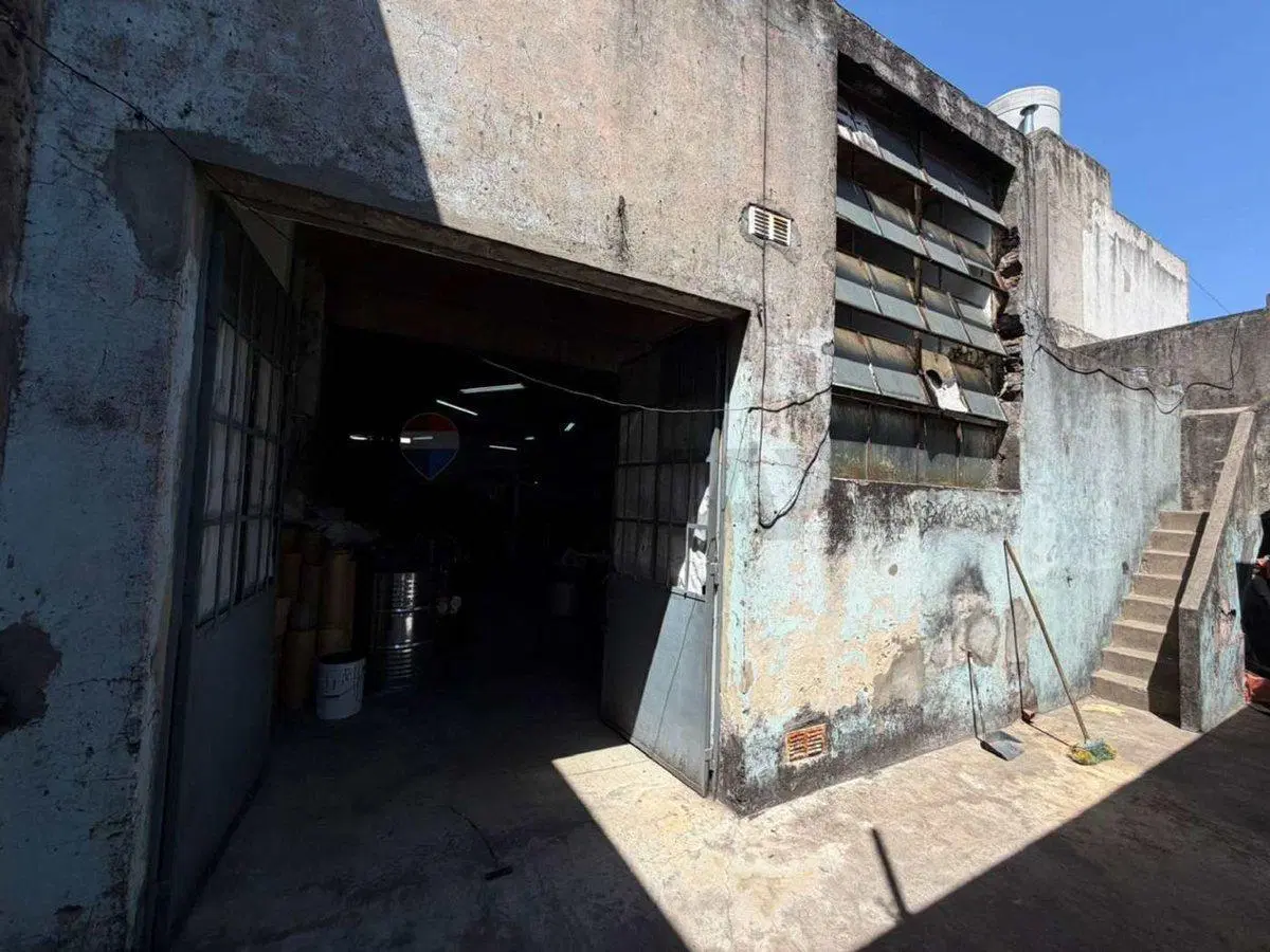 Alquiler amplio galpón San Martin + opc. vivienda 8