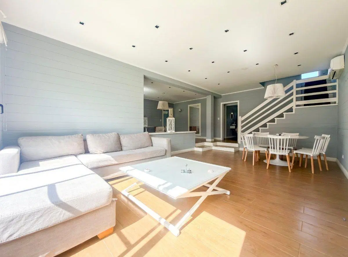 Casa en venta con parque y pileta Country Venado 5
