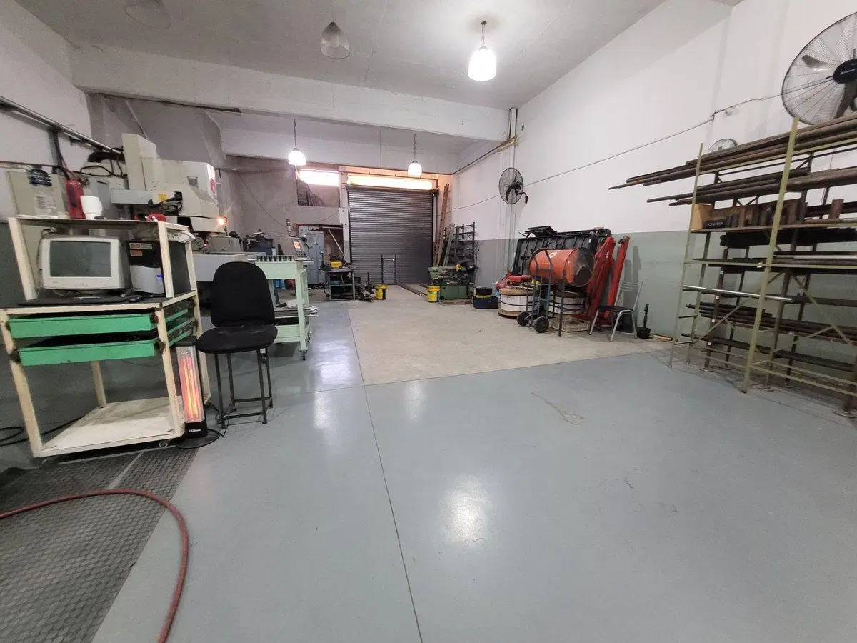 VENTA DEPOSITO OFICINAS Y DEPTO CON TERRAZA V LURO 3