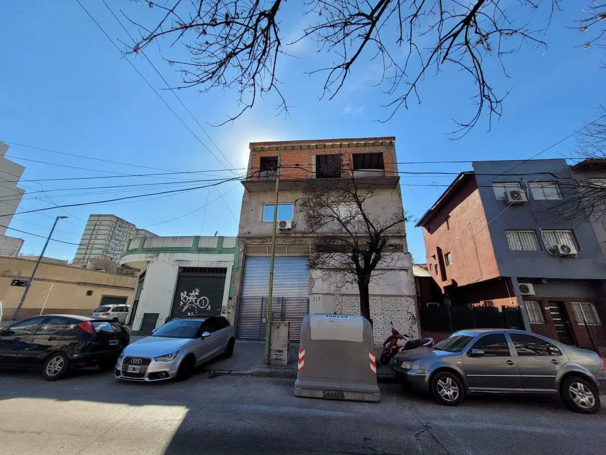 VENTA DEPOSITO OFICINAS Y DEPTO CON TERRAZA V LURO 8