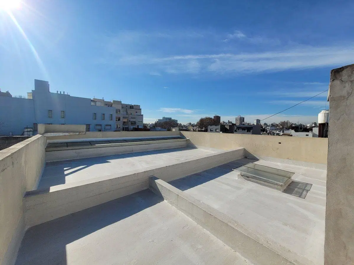 VENTA DEPOSITO OFICINAS Y DEPTO CON TERRAZA V LURO 5