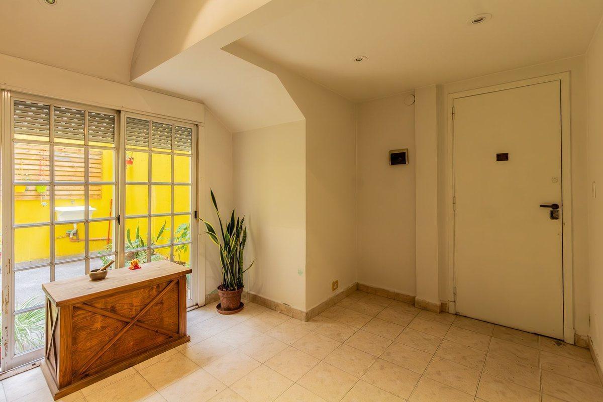 Foto de VENTA PH 3 AMB CON 2 PATIOS -PARQUE CHACABUCO, imagen 1