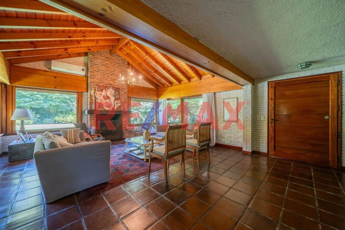 OPORT. CASA CON PILETA EN GRAN TERRENO _ HIGHLAND 5