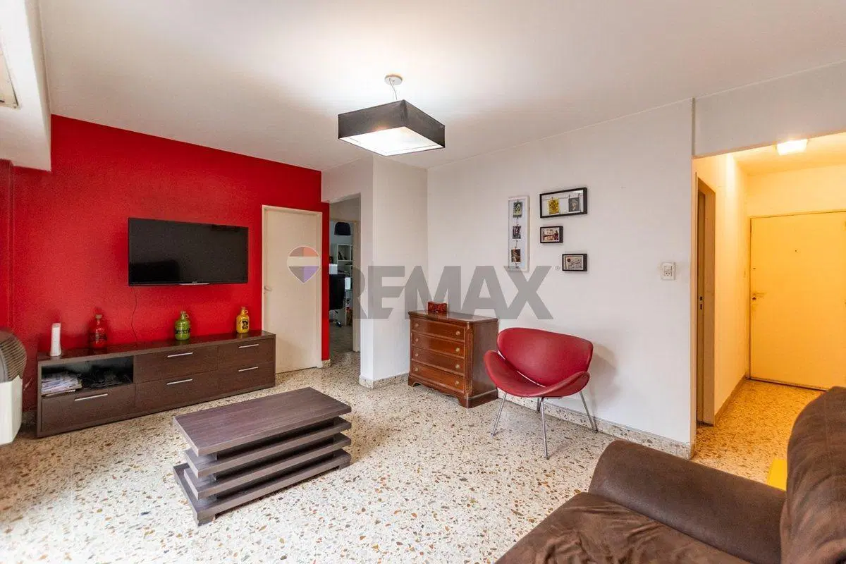 VENTA PH 3 AMB CON PATIO VALENTIN ALSINA CENTRO 2