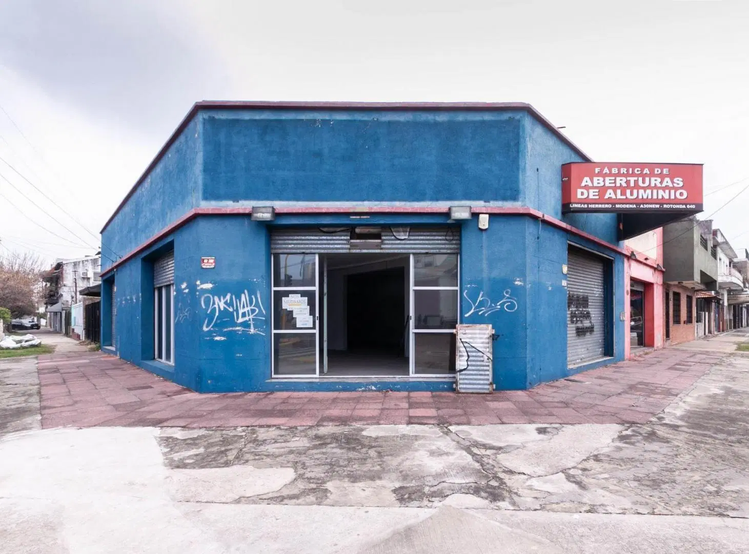 ALQUILER IMPORTANTE ESQUINA LANUS OESTE 200M2 3