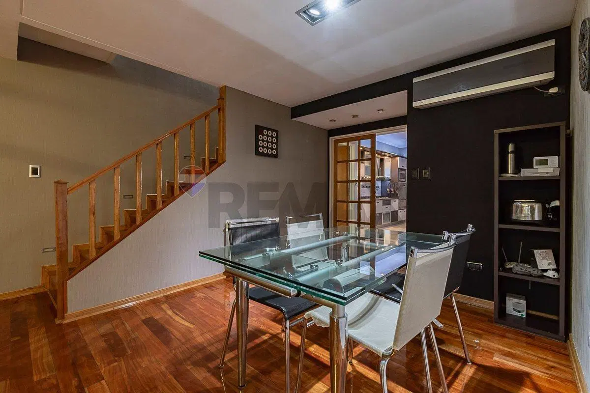 VENTA TRIPLEX PILETA, PARRILLA Y 3 GARAGES ALMAGRO 8