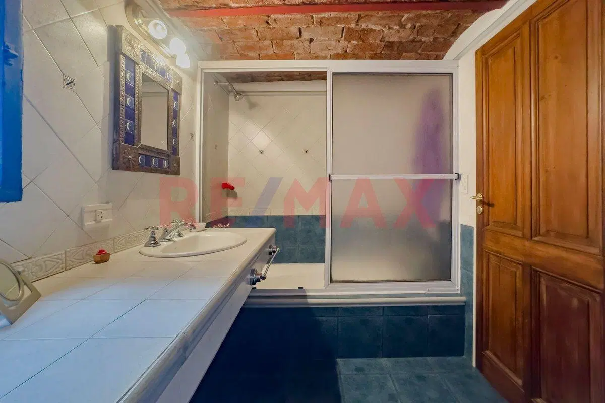 VENTA CASA 7 AMB. EN CABALLITO CON PATIO Y TERRAZA 8