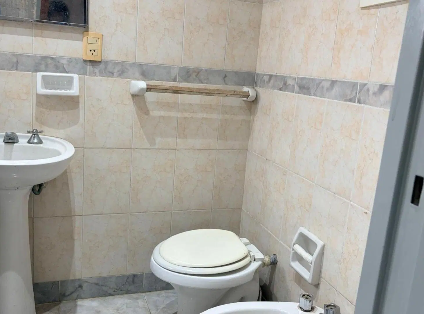 VENTA MONOAMBIENTE EXCELENTE UBICACION 8