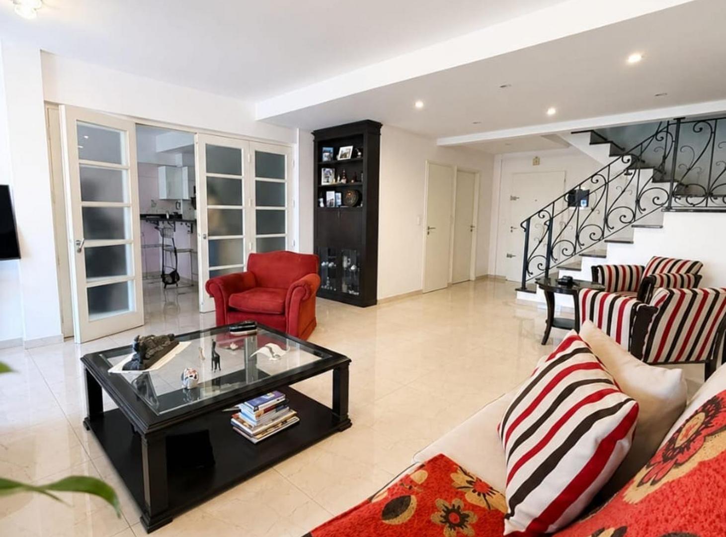 Foto de VENTA DUPLEX 4 AMB QUINCHO COCHERA PILETA LINIERS, imagen 2