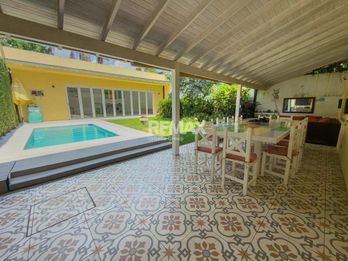 VENTA EXCELENTE CASA CH 5 AMB. C/Coch - SAN ISIDRO 3