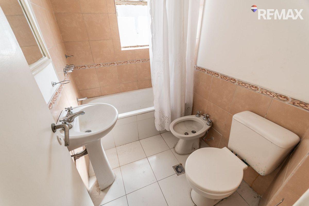Foto de VENTA DEPTO 2 AMB CON BALCON CORRIDO, imagen 4