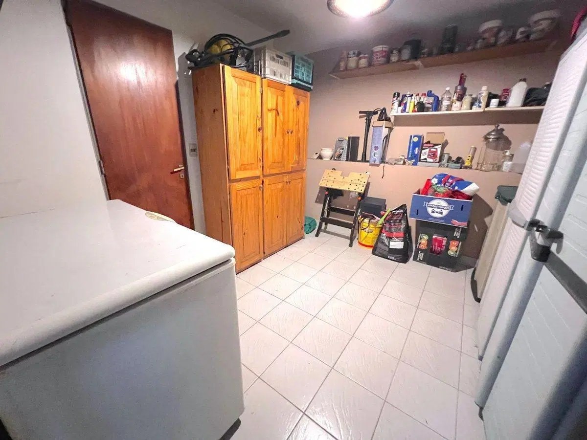 Venta casa 5 amb con jardín y pileta en Devoto 4