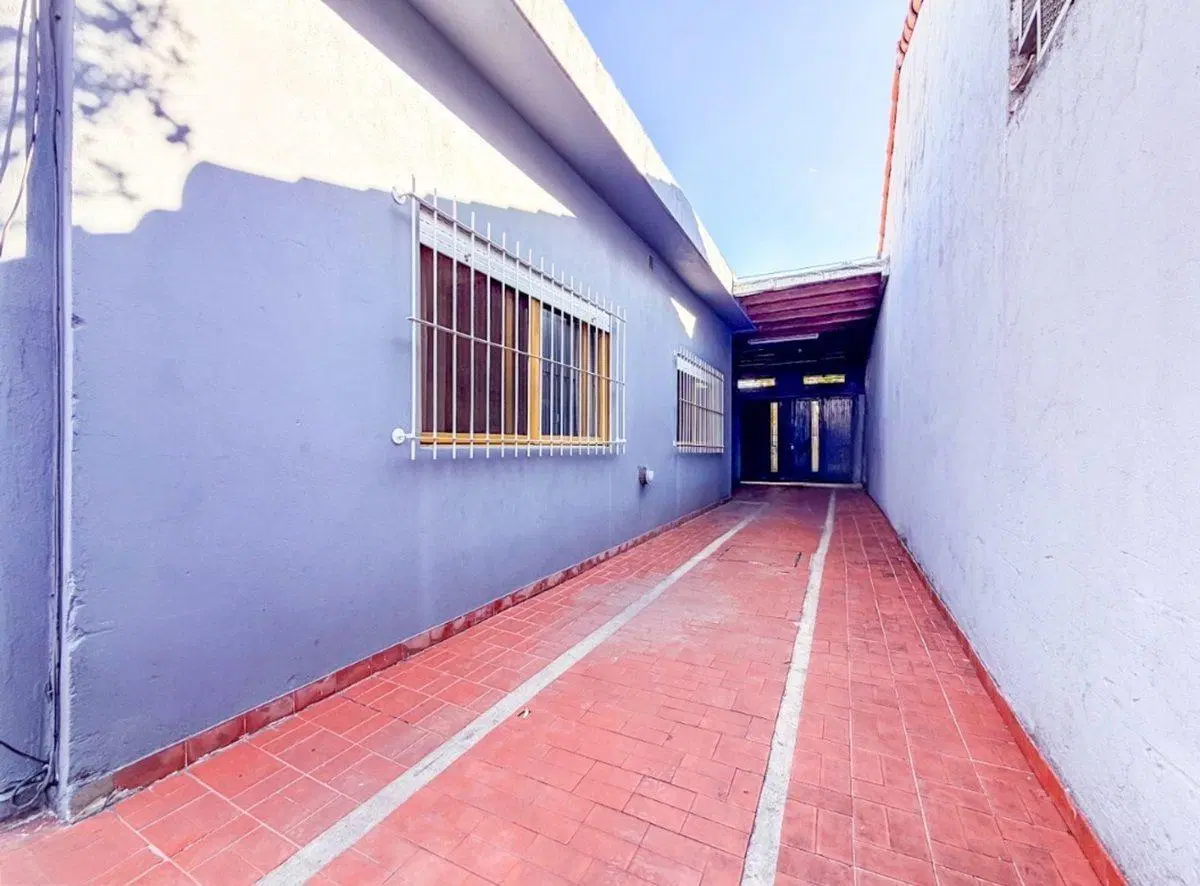 Casa en venta Tapiales con patio, quincho y garage 4
