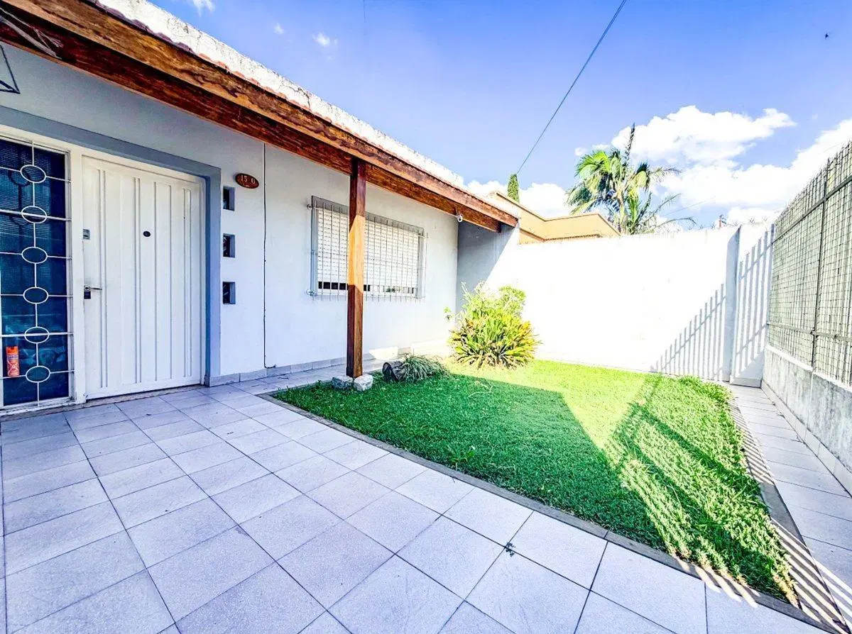 Casa en venta Tapiales con patio, quincho y garage 2