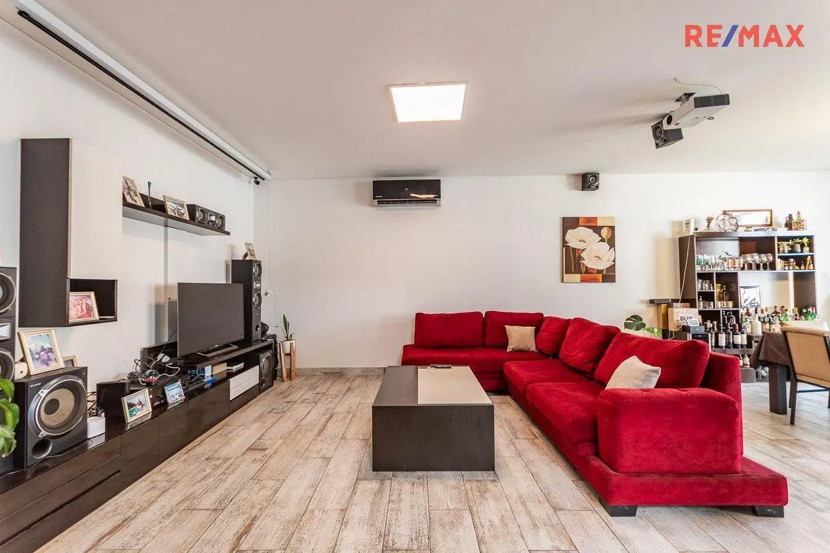 VENTA CASA 5 AMB CON PILETA VILLA DEL PARQUE 3