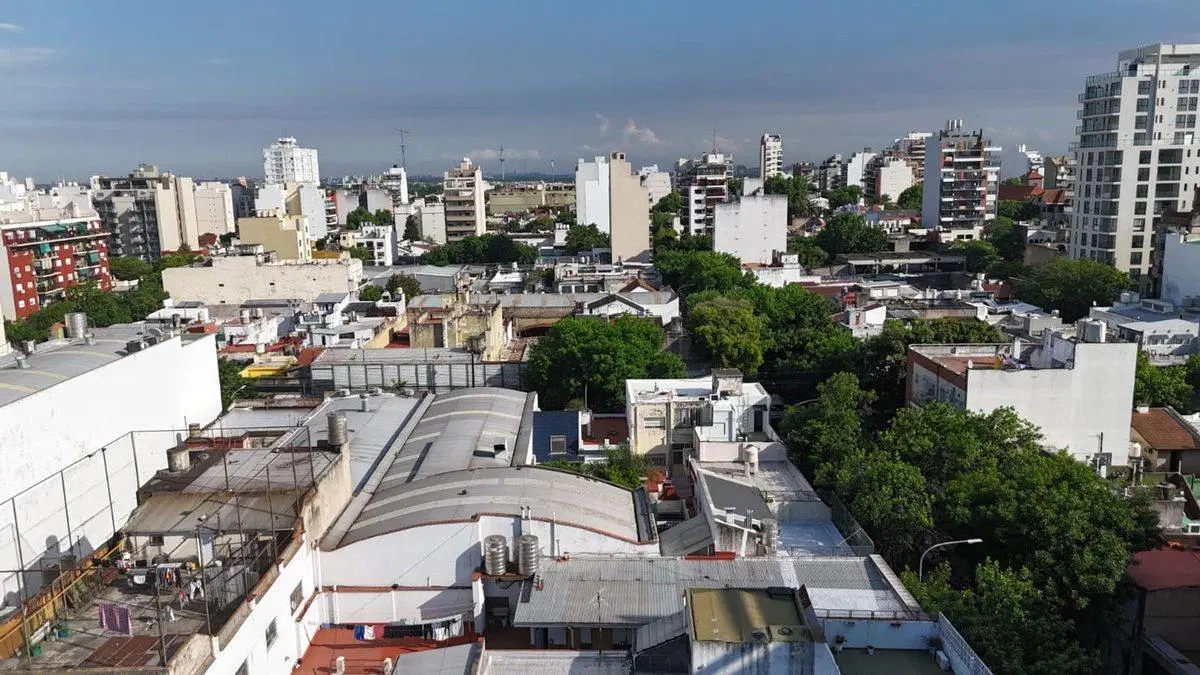 VENTA LOTE EN FLORES 5