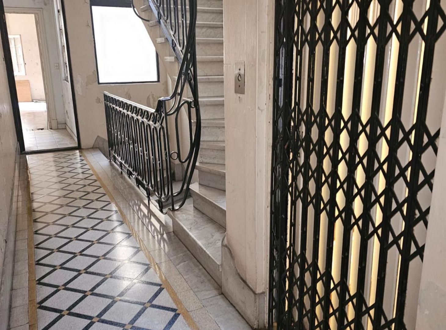 Foto de VENTA 3 AMB A REFACCIONAR PATIO 97 MTS -ONCE, imagen 1