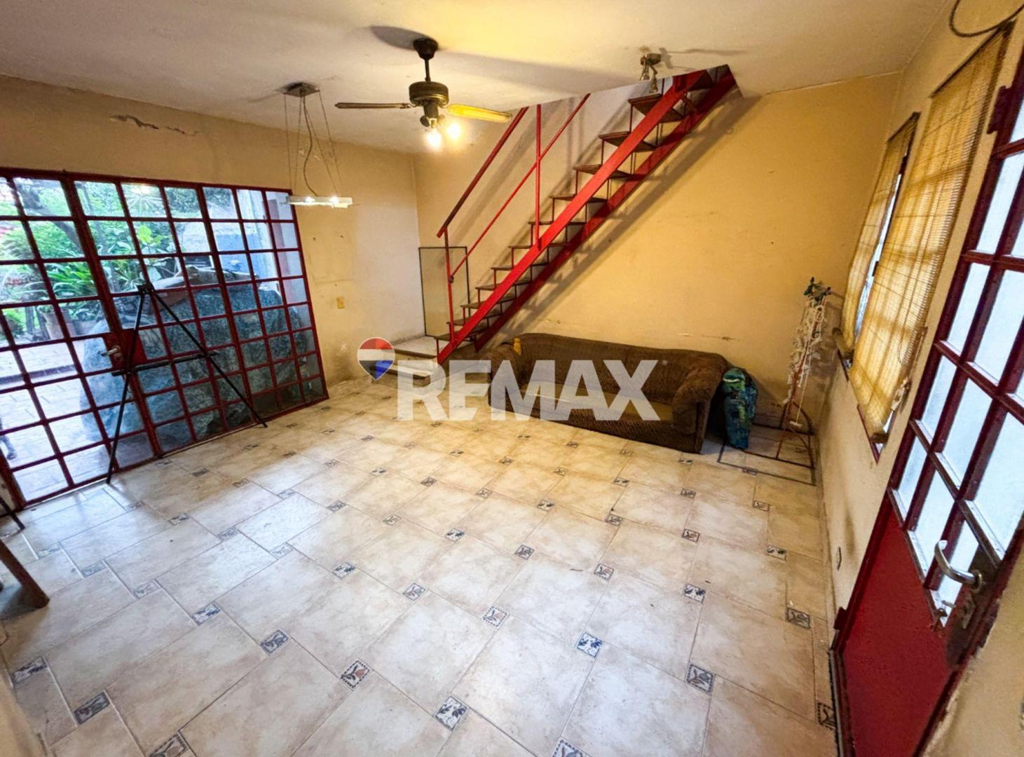 Foto de VENTA CASA - LOTE PROPIO - PARA REFACCIONAR, imagen 3