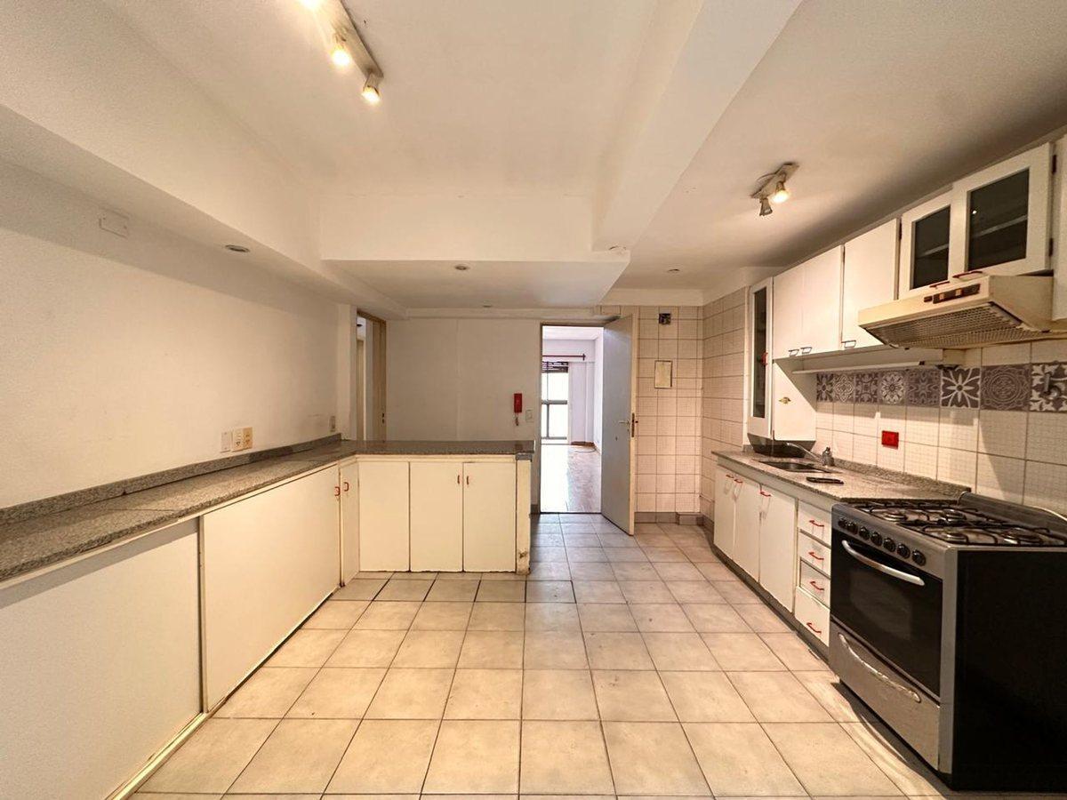 Foto de VENTA AMPLIO DPTO 3 AMB C/PATIO Y BALCON APTO CRED, imagen 4