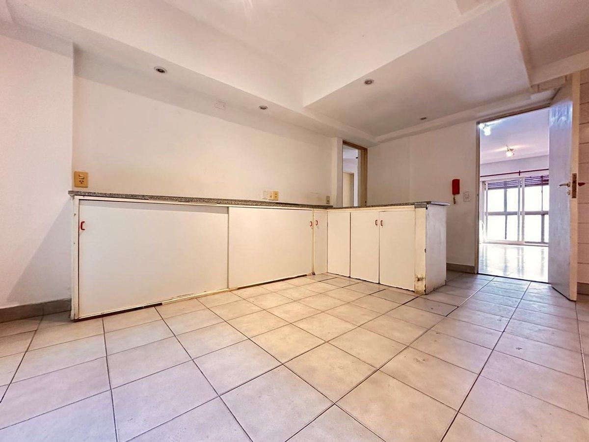 Foto de VENTA AMPLIO DPTO 3 AMB C/PATIO Y BALCON APTO CRED, imagen 3