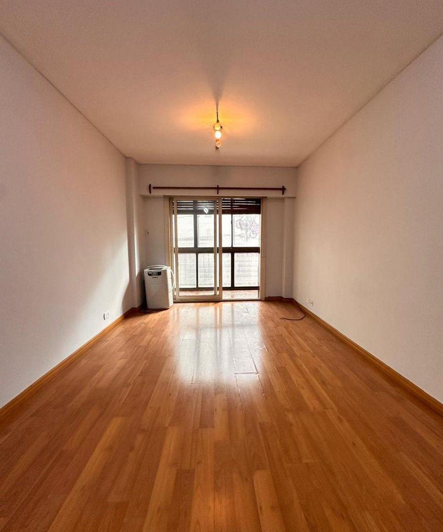 Foto de VENTA AMPLIO DPTO 3 AMB C/PATIO Y BALCON APTO CRED, imagen 1