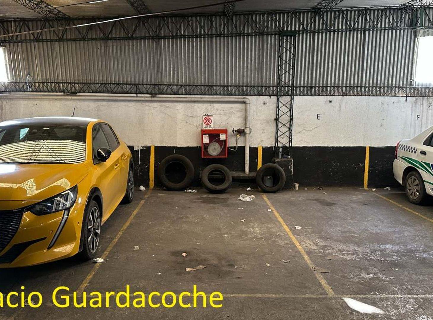 Foto de Cochera Cubierta + Espacio Guardacoche en Venta, imagen 2