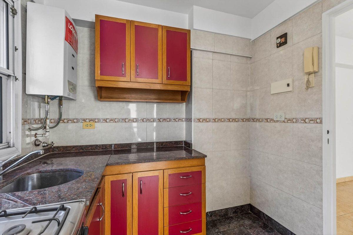 Foto de Depto 2 amb semipiso amplio refac.c/patio y balcón, imagen 2