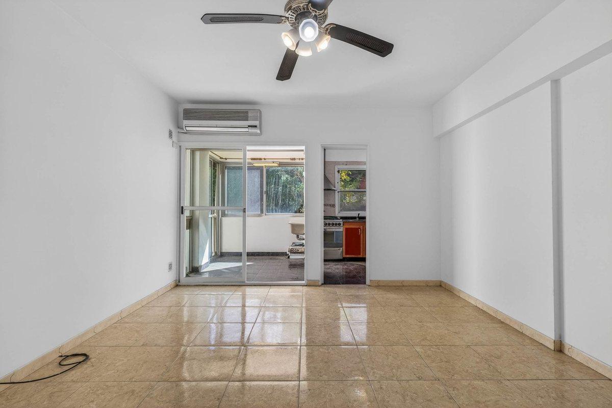 Foto de Depto 2 amb semipiso amplio refac.c/patio y balcón, imagen 3