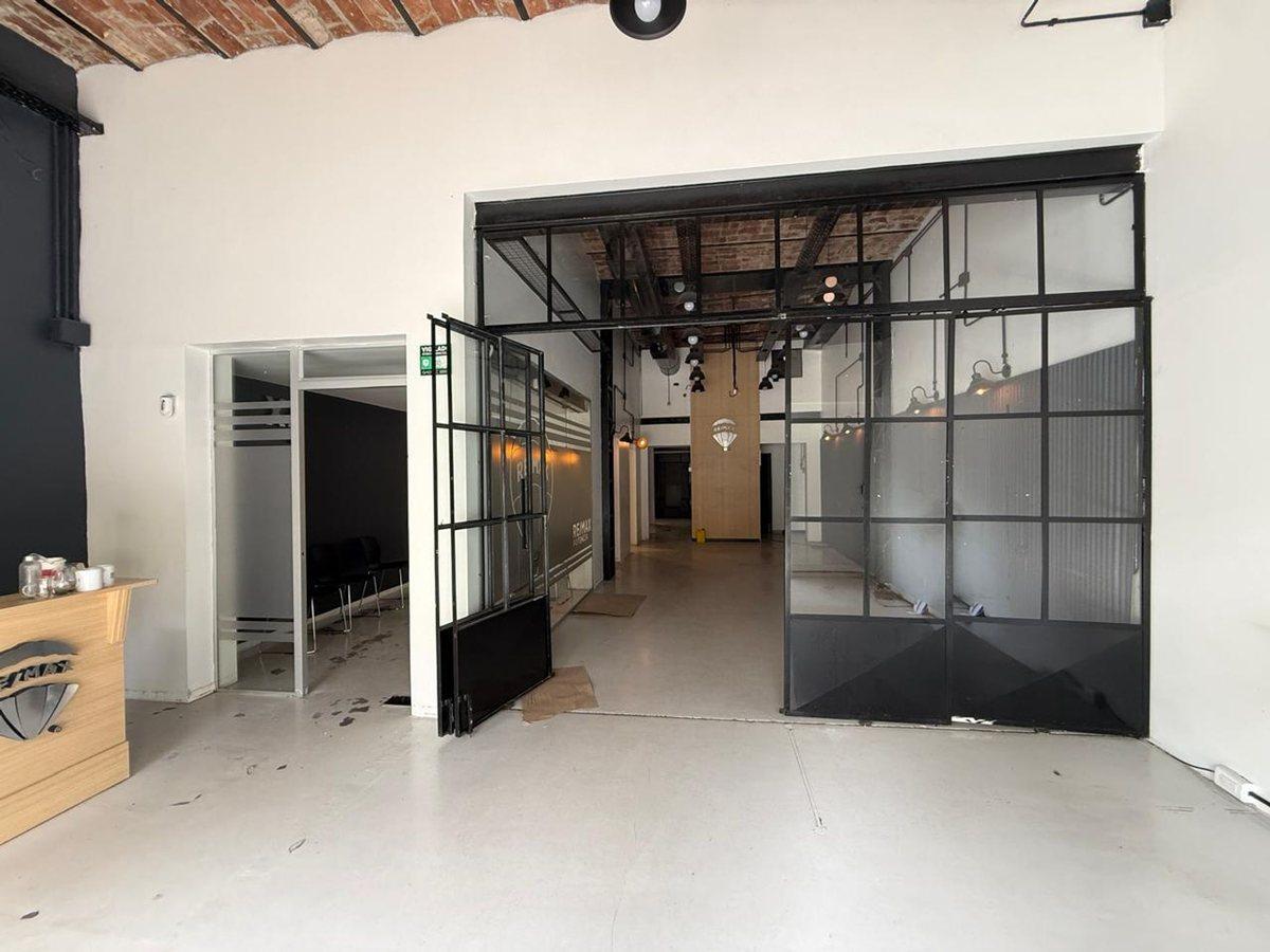 Foto de Importante Local de 200m2 en alquiler Avellaneda, imagen 2