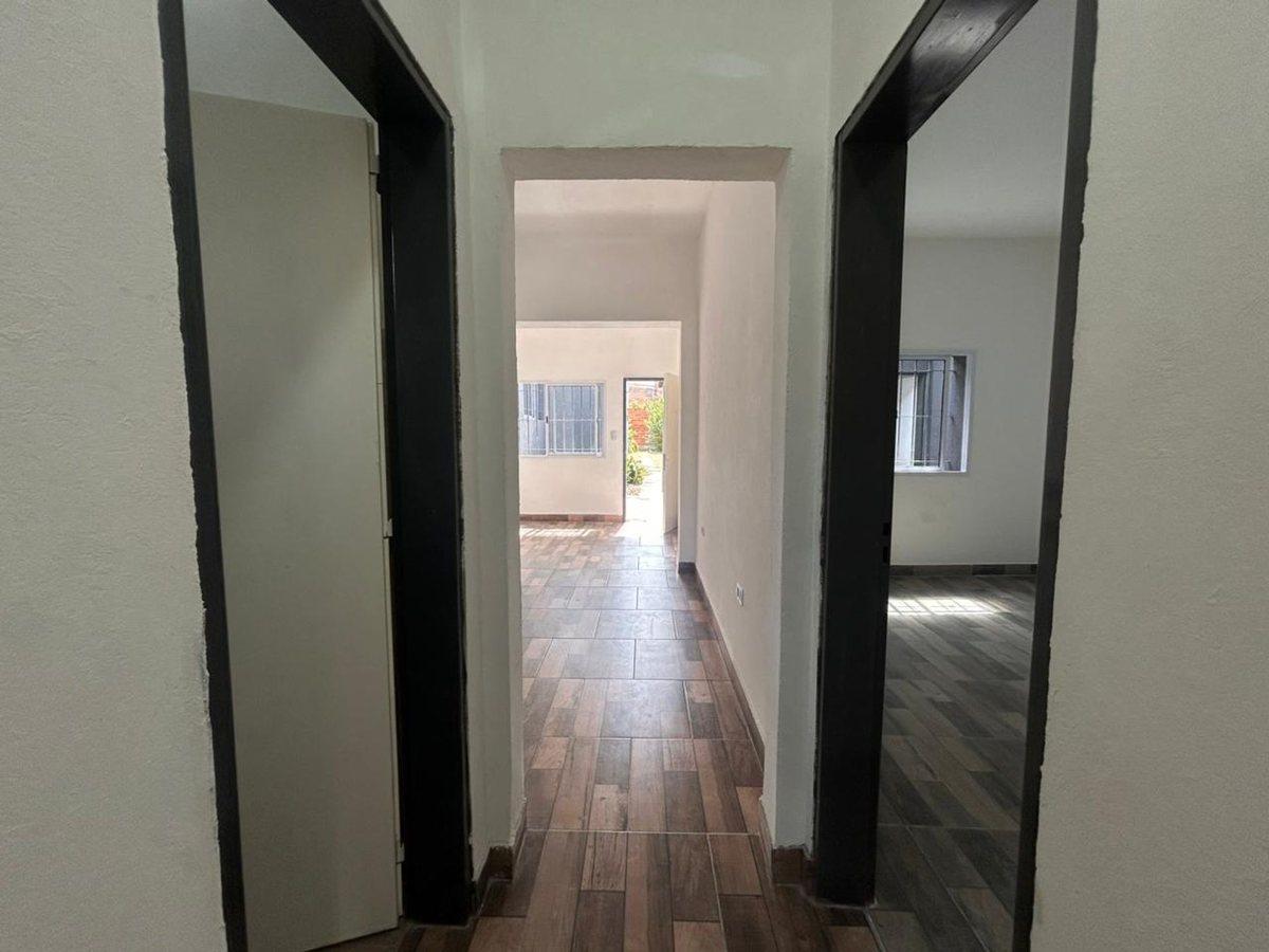 Foto de Casa 6 ambientes Lanús fondo libre cochera permuta, imagen 5