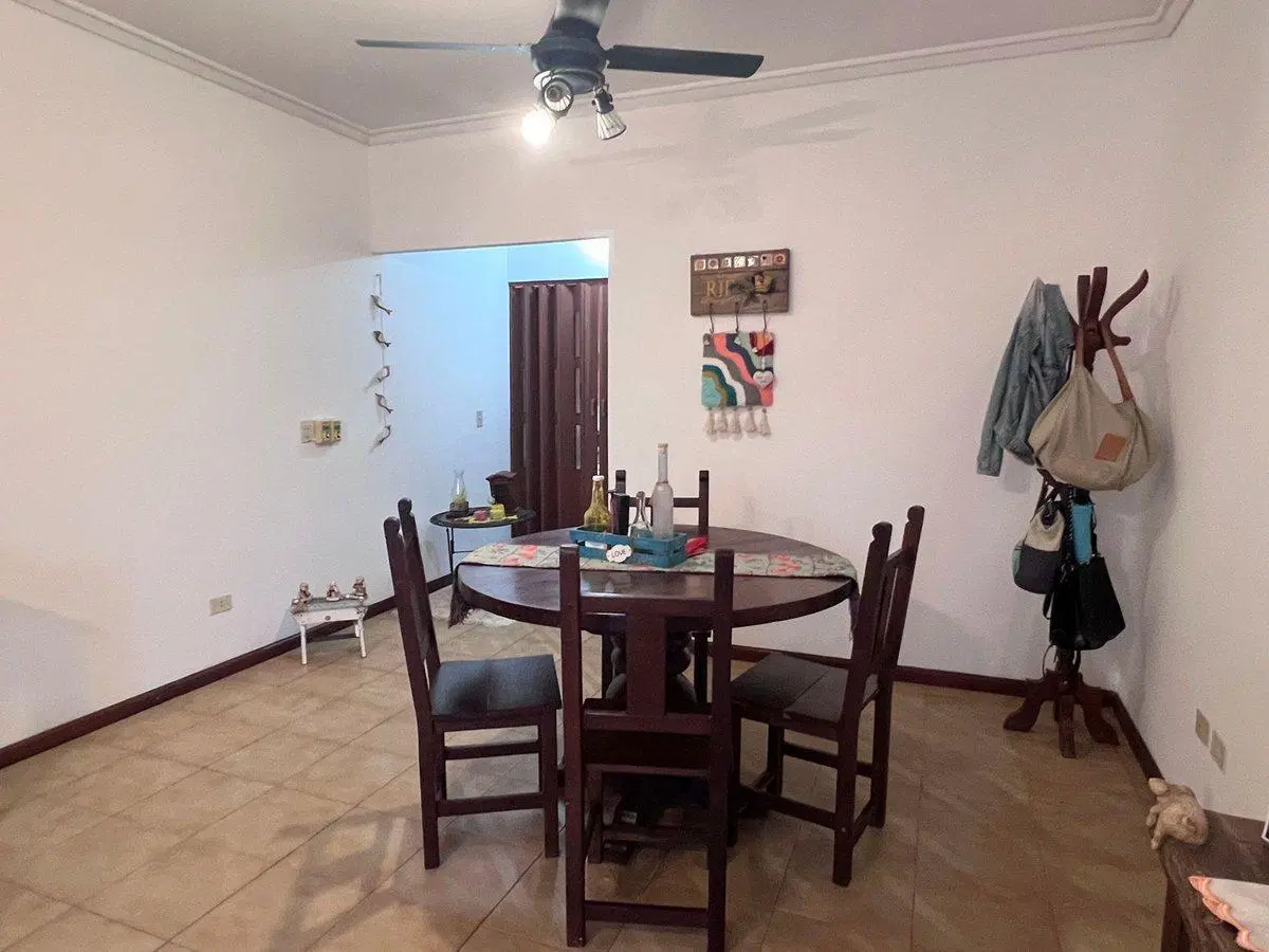 TRIPLEX 4 amb en VENTA en HAEDO, COCHERA y JARDIN 4
