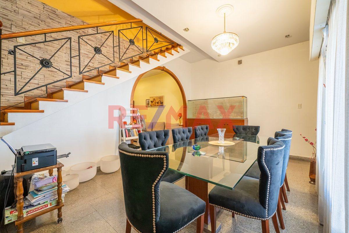 Foto de VENTA CASA 6 AMB C/QUINCHO y PILETA -Villa Adelina, imagen 4
