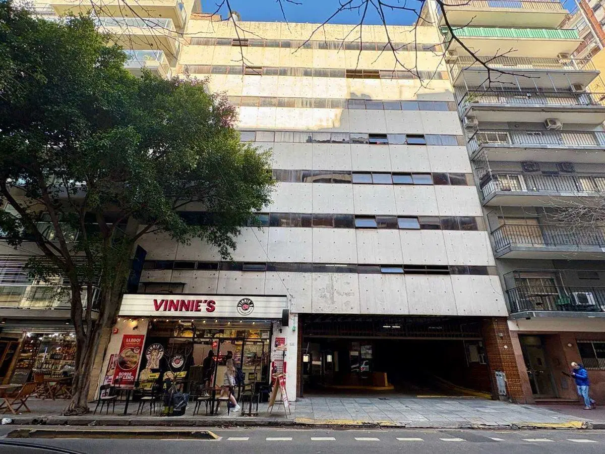 AMPLIA COCHERA VENTA PALERMO 24 HS 3