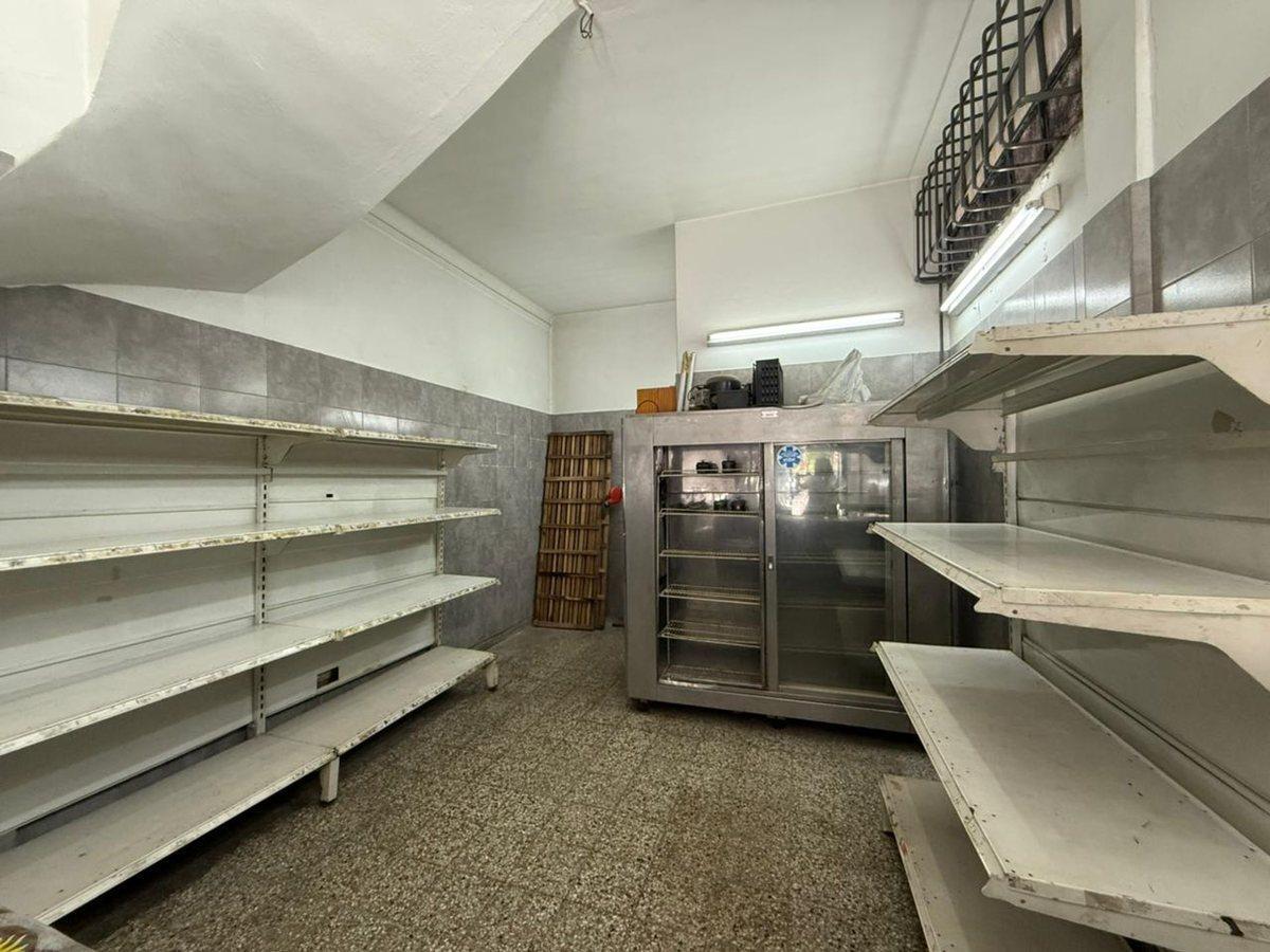 Foto de OPORTUNIDAD VENTA DE LOCAL ESTACION LANUS, imagen 3