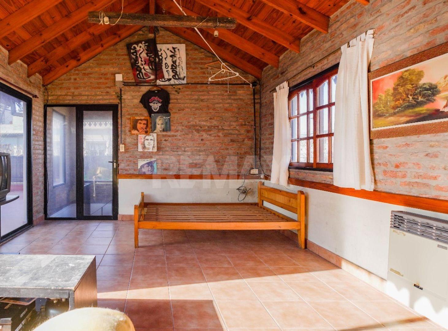 Foto de CASA LOTE PROPIO C/ COCHERA Y TERRAZA MONTECASTRO, imagen 5