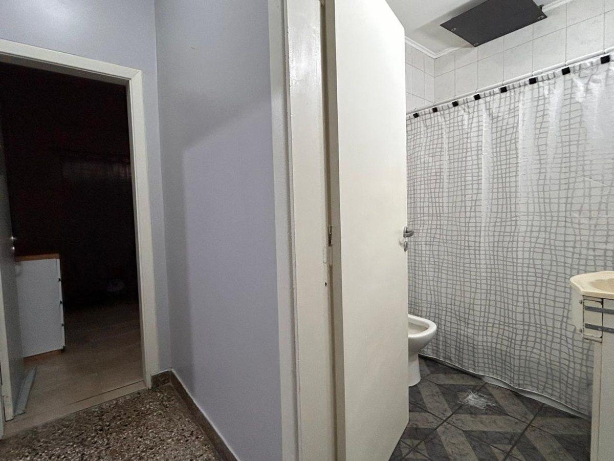 Foto de VENTA CASA 4 AMB JARDÍN GARAGE Y QUINCHO GERLI, imagen 5