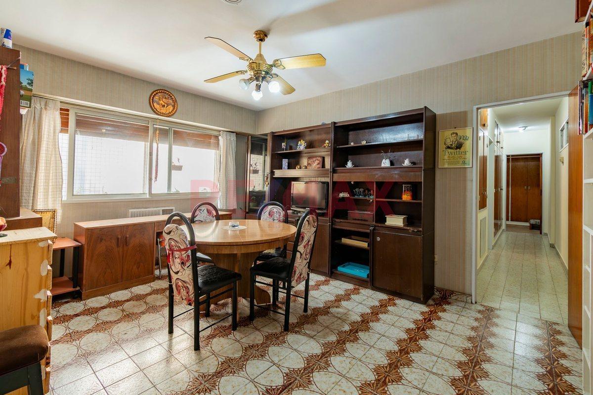Foto de VENTA . 5 AMBIENTES . CABALLITO . COCHERA DOBLE, imagen 2